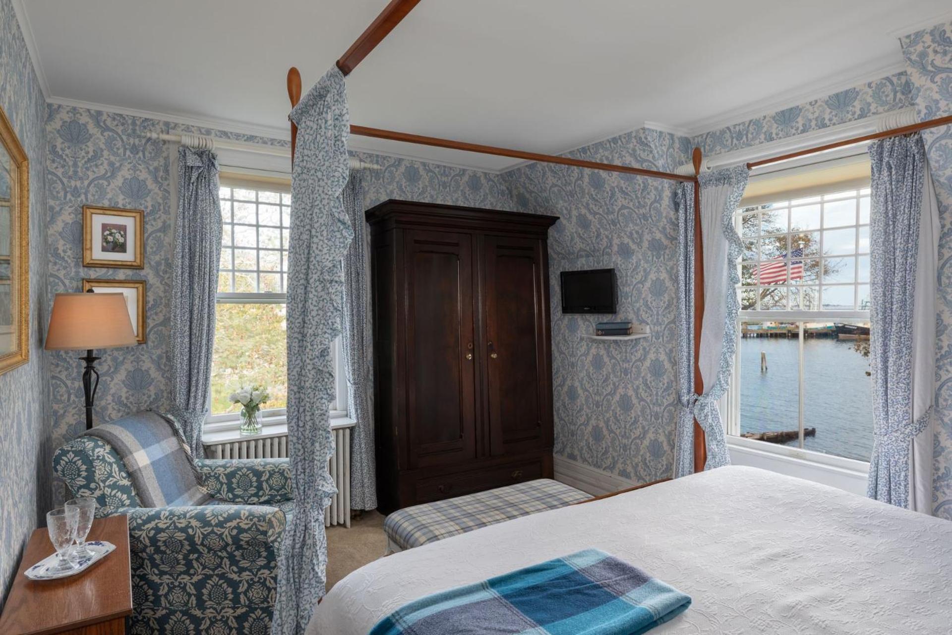 Harbor Knoll Bed And Breakfast Грийнпорт Екстериор снимка