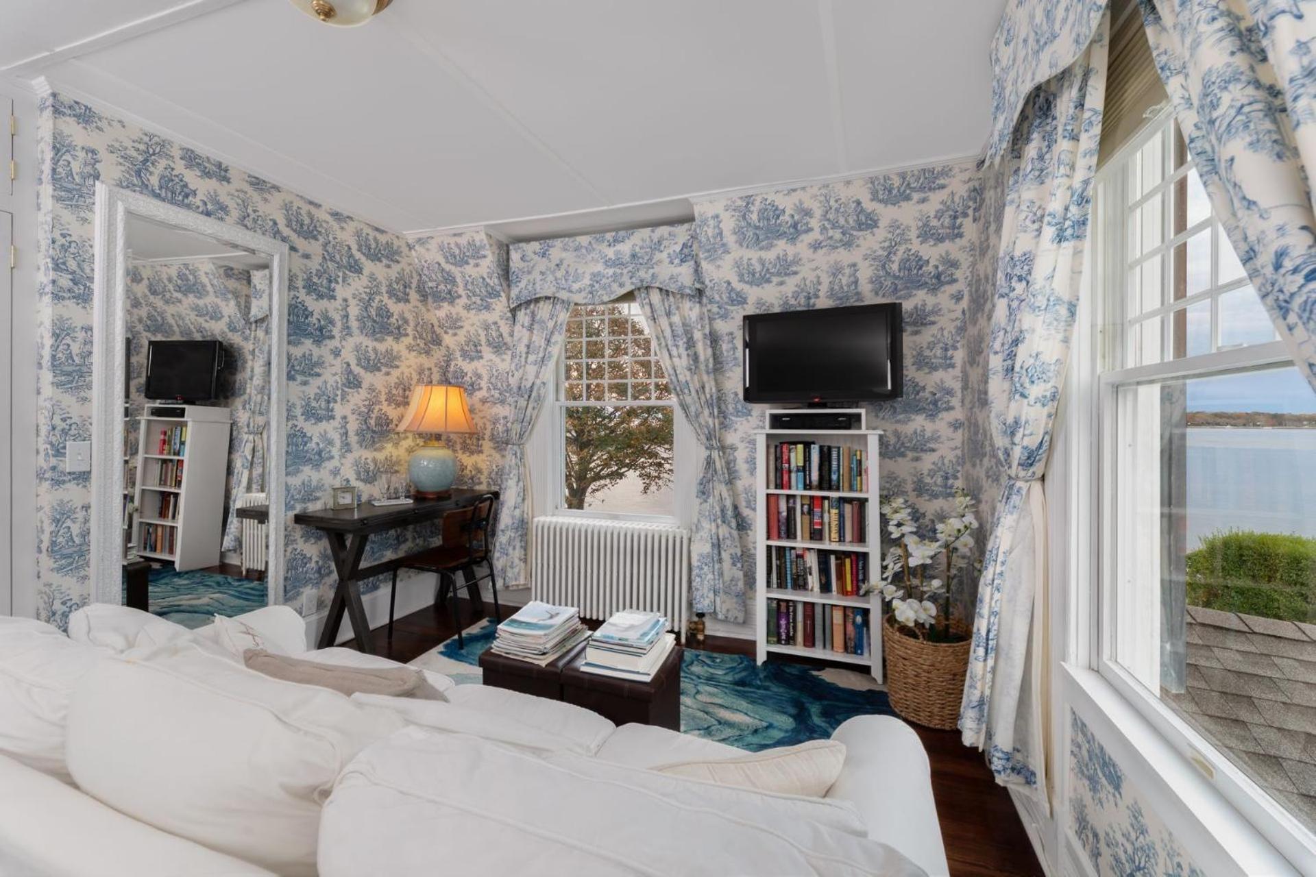 Harbor Knoll Bed And Breakfast Грийнпорт Екстериор снимка
