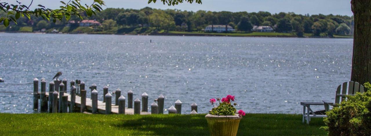 Harbor Knoll Bed And Breakfast Грийнпорт Екстериор снимка